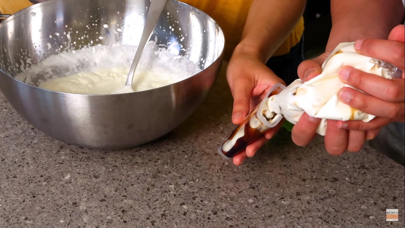 cách làm kem trân châu đường đen 1