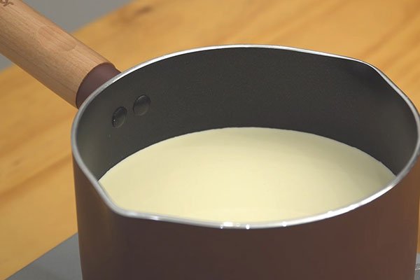 cách làm kem flan đơn giản 2
