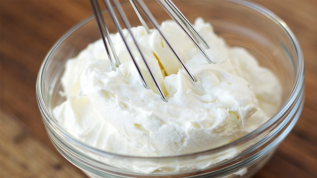 Cách làm kem tươi từ trứng vô cùng đơn giản