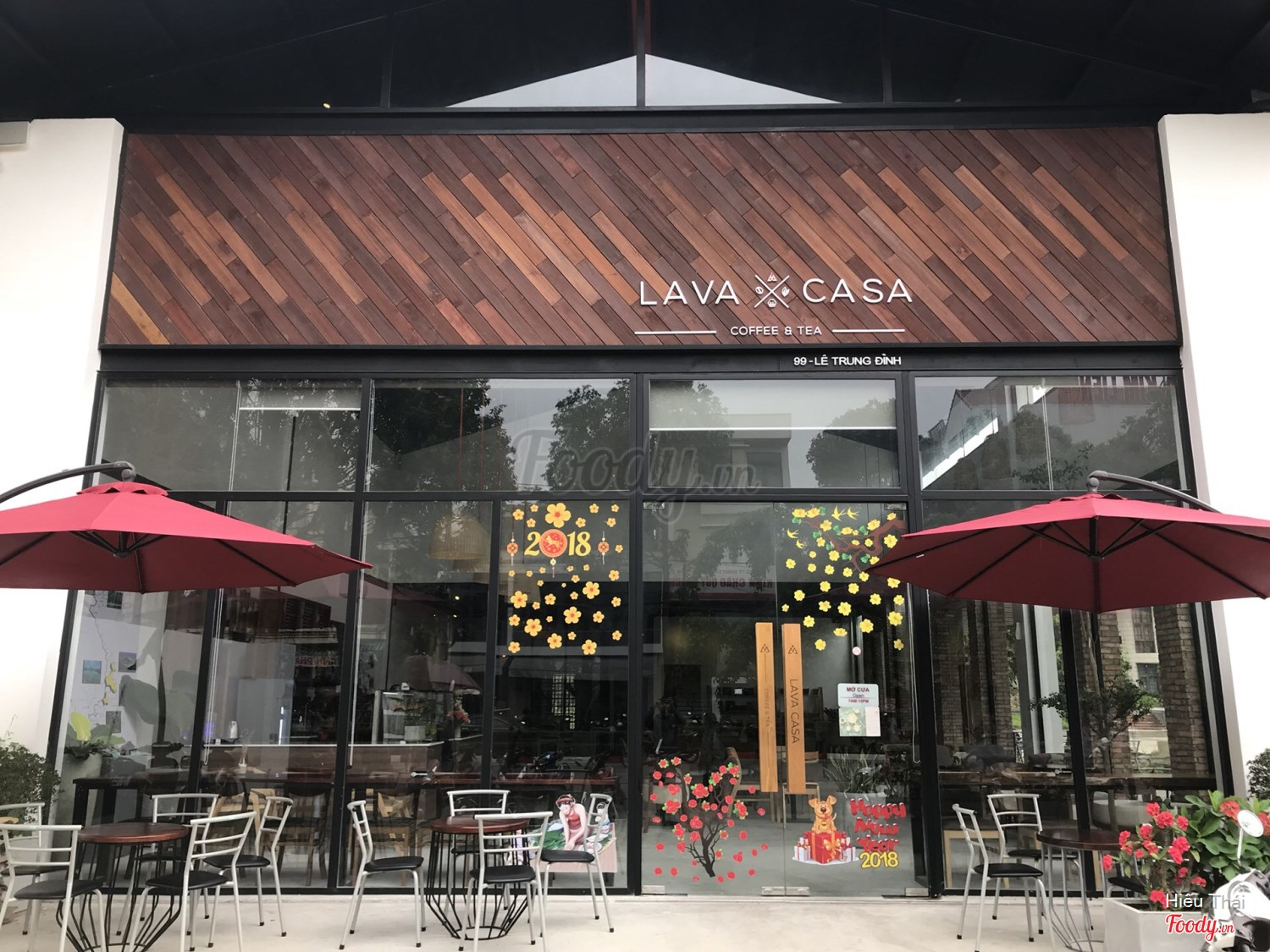Lava Coffee nằm ngay ở mặt tiền đường Quang Trung nên khá dễ tìm