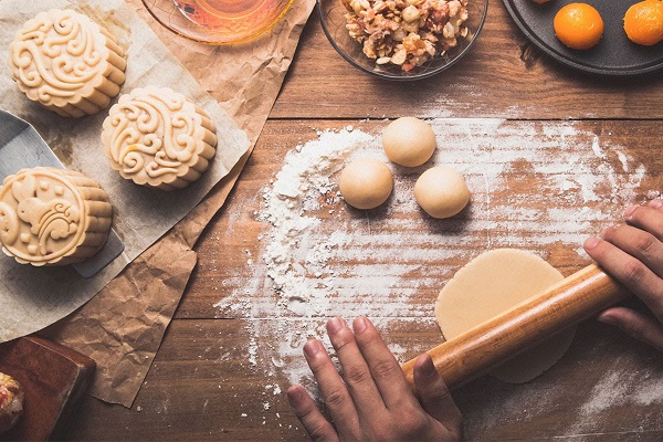 Bắt đầu công đoạn làm bánh